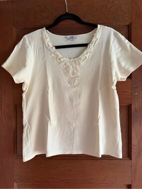 Vintage Sarah Bentley Women's Cream Lace Scoop Neck Top Size M